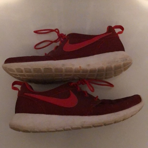 Nike Roshe - Picture 2 of 3